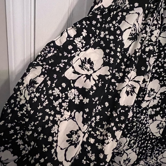 Women's Printed Balloon Long Sleeve Blouse - Who What Wear Medium - Picture 6 of 7